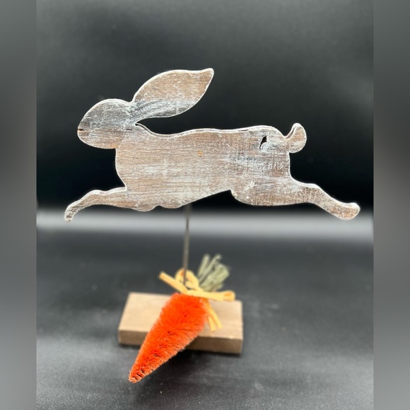 Distressed Wood Bunny on Post - Picture 2 of 15